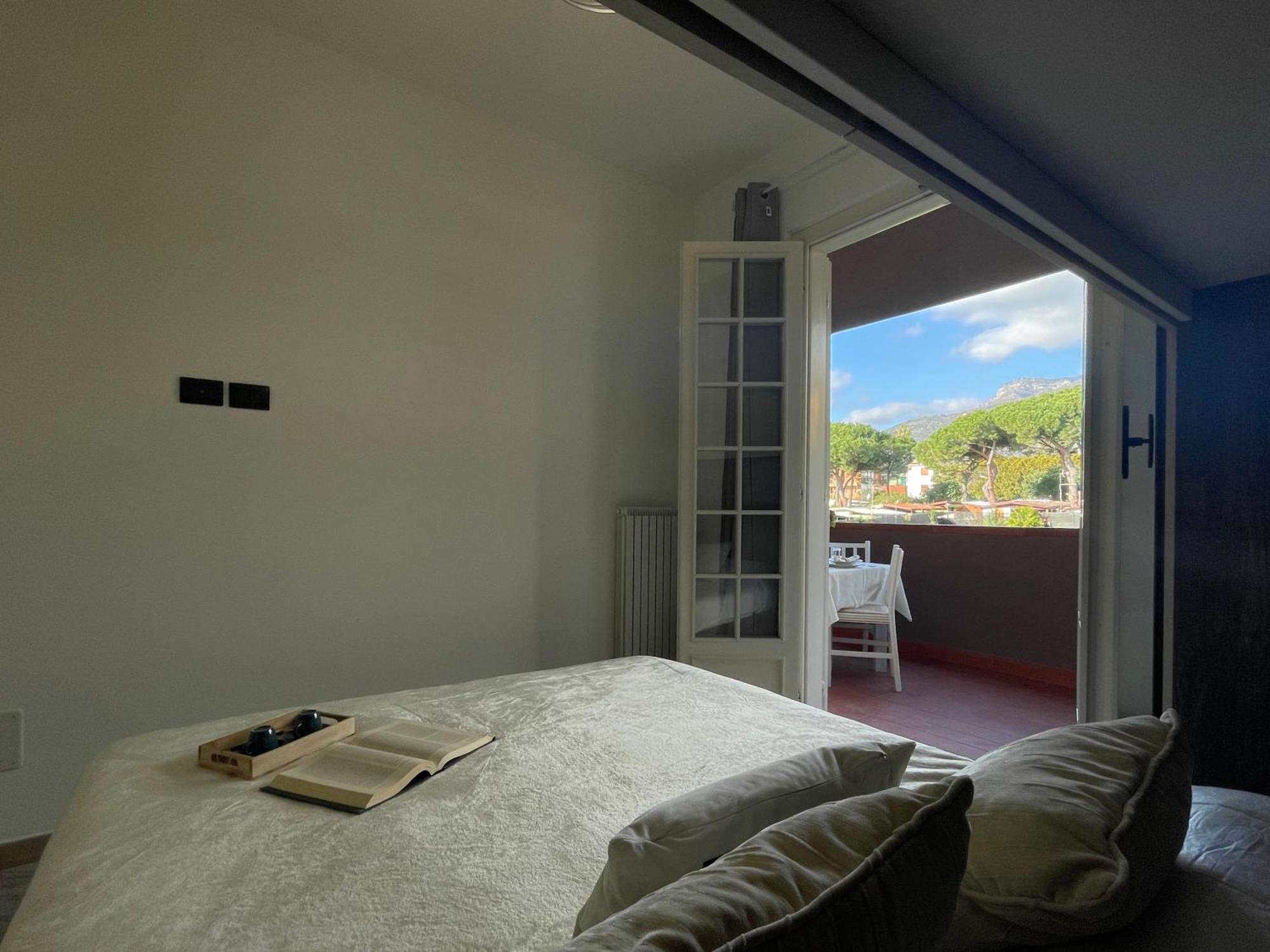 Appartamento Il Gabbiano Bilocale Con Piscina, Garage E A/C. Loano Esterno foto